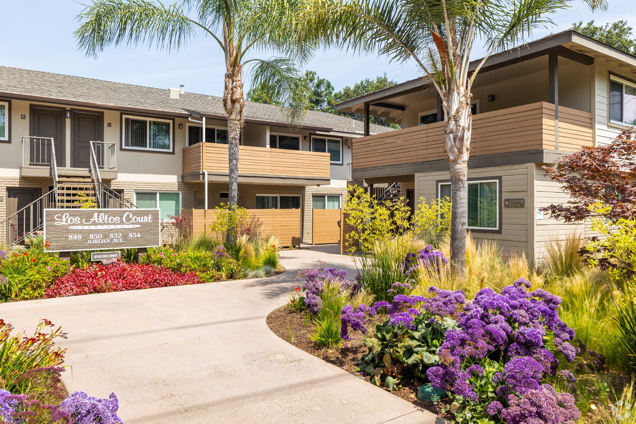 Los Altos Court photo 5